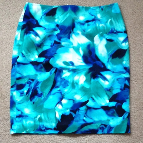 Jones New York Women's Mini Pencil Skirt Size 10 Petite Blue Green Floral - Picture 1 of 6